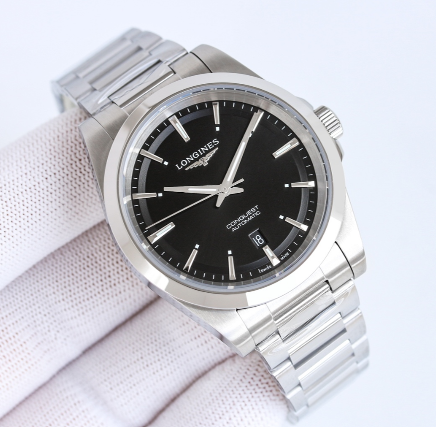 Longines Conquest 41mm – black angle