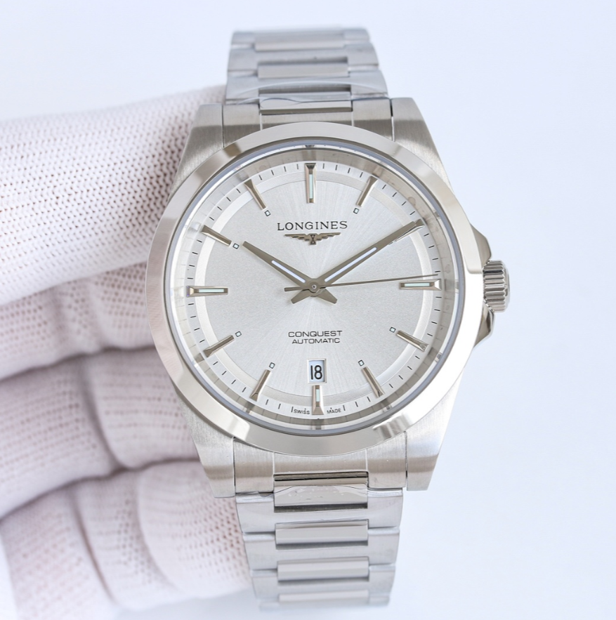 Longines Conquest 41mm – silver front